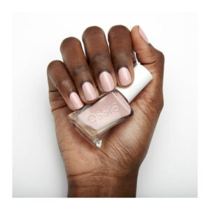 Essie Gel Couture polished and poised