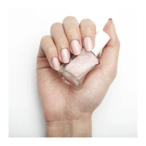 Essie Gel Couture polished and poised