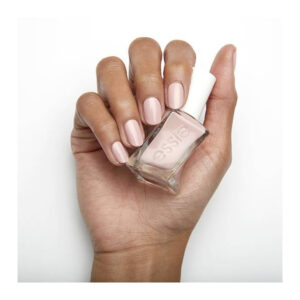 Essie Gel Couture polished and poised